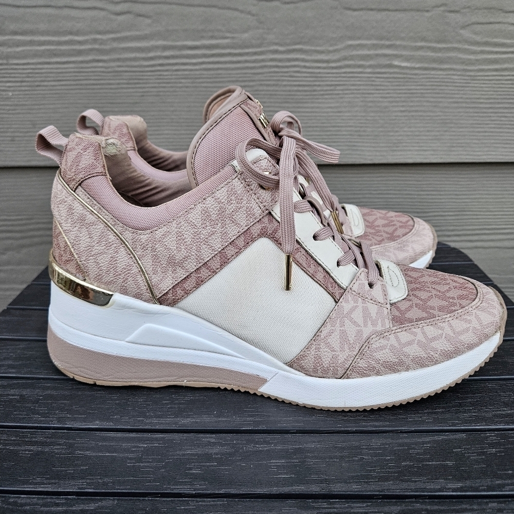 Michael KORS GEORGIE MK SIGNATURE LOGO SOFT PINK WEDGE SNEAKERS Womens Size 10